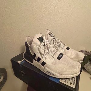 Adidas NMD R1V2 White / Black Mens size 10 LIKE NEW